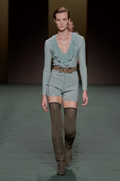 Look 32